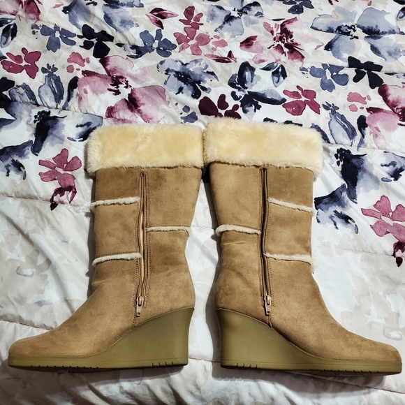 Shoes - Faux fur boots